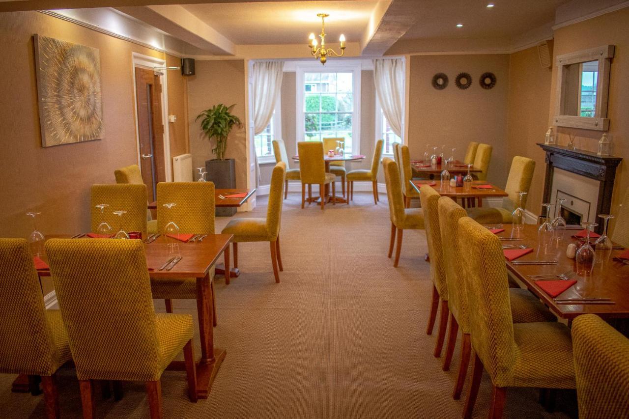 The Lion Hotel Llansantffraid-ym-Mechain Luaran gambar