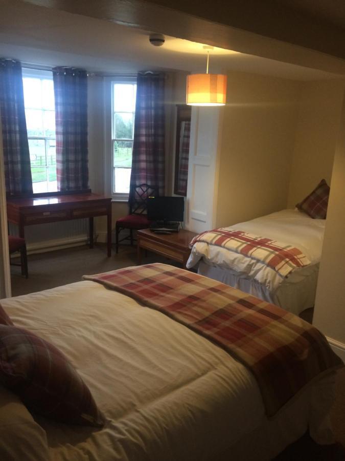 The Lion Hotel Llansantffraid-ym-Mechain Luaran gambar